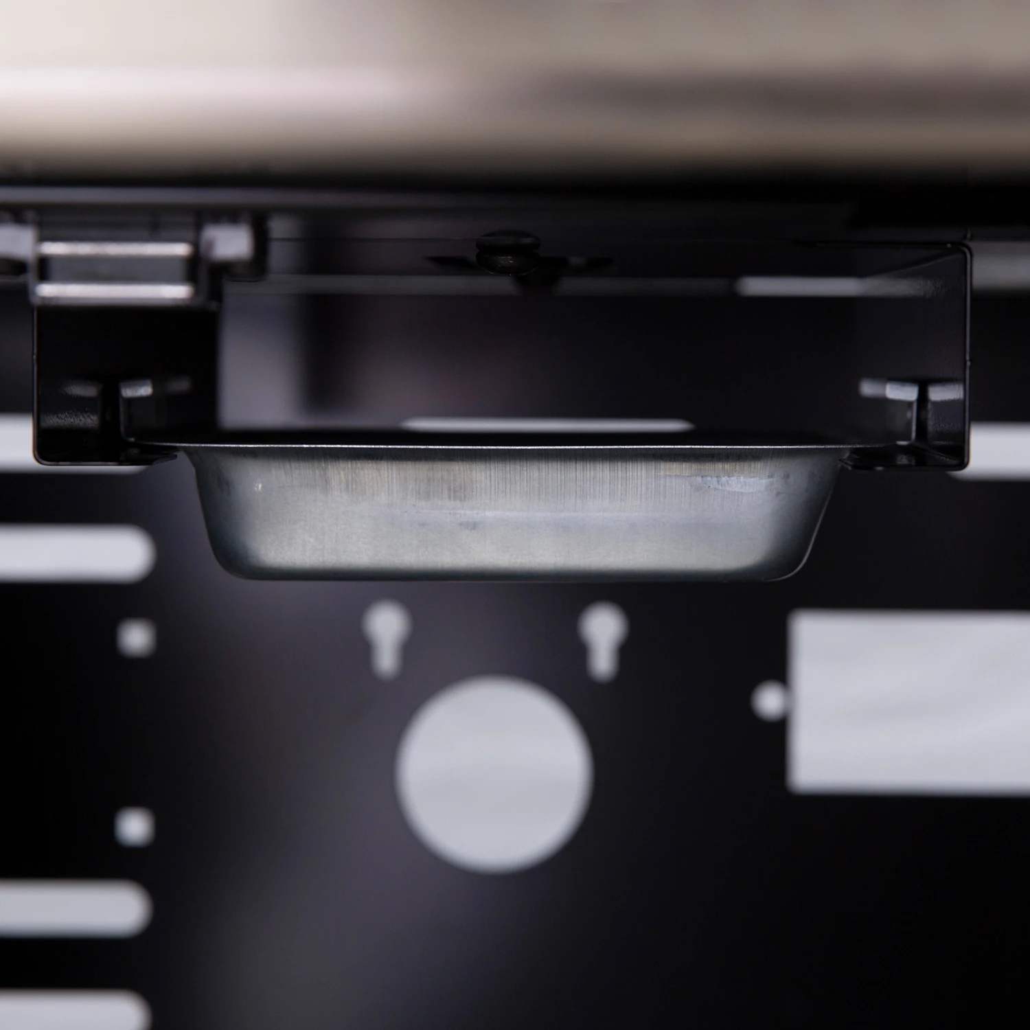 Broil King Baron S490 IR Gasgrill Inkl. Drehspieß + Infrarot-Seitenbrenner - Modell 2023 - Grillfürst Deal Mit Zusätzlichen Edelstahl Grillrosten 18 Broil King Baron S490 IR Gasgrill Inkl. Drehspieß + Infrarot-Seitenbrenner - Modell 2023 - Grillfürst Deal Mit Zusätzlichen Edelstahl Grillrosten – Bild 18