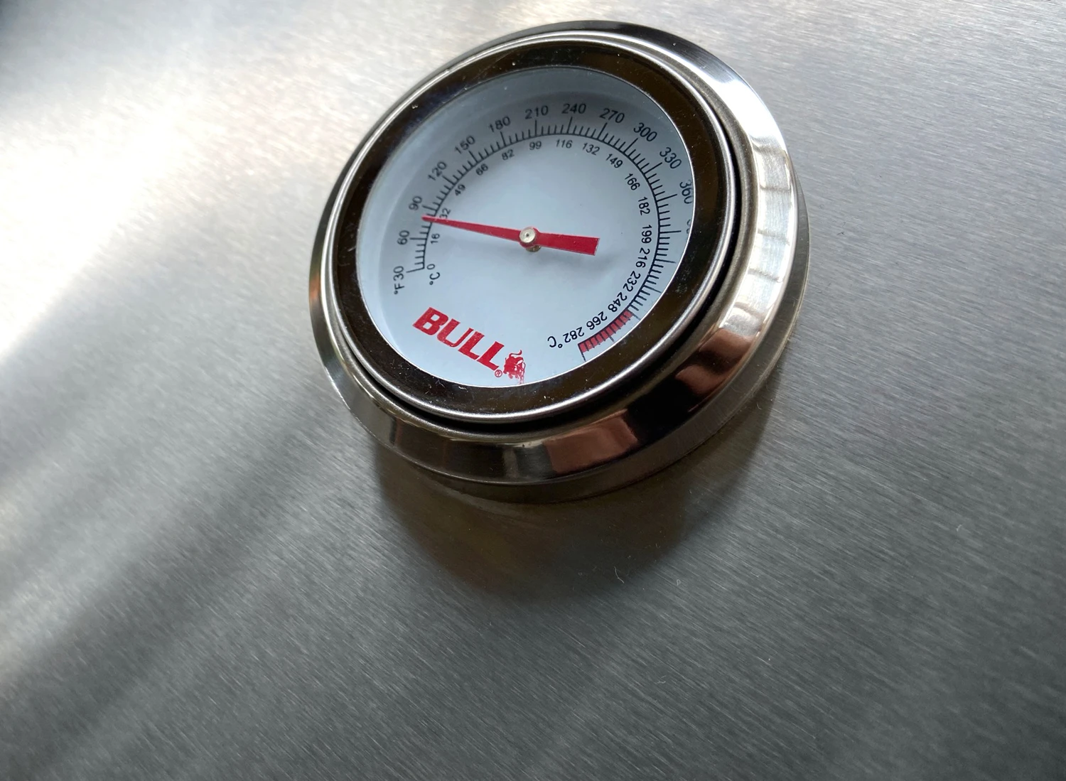 BULL Angus - Gasgrill Mit Infrarot Backburner Und Rotisserie 2 BULL Angus - Gasgrill Mit Infrarot Backburner Und Rotisserie – Bild 2