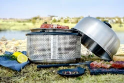 Cobb Grill Premier AIR Deluxe Holzkohlegrill - Modell 2023 -Grill Mit Freu Geschaft Cobb Premier Air Deluxe Campinggrill Lifestyle