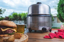 Cobb Grill Premier+ Gas Deluxe Gasgrill 50mbar - Modell 2023 15 Cobb Grill Premier+ Gas Deluxe Gasgrill 50mbar - Modell 2023 -Grill Mit Freu Geschaft Cobb Premier Plus Deluxe Tischgrill Lifestyle
