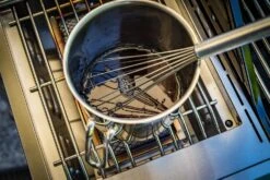 Grillfürst G410G 4-Brenner Gasgrill Mit Hochtemperaturbrenner Und Gusseisen Rosten - X-DEAL Inkl. Zubehörpaket -Grill Mit Freu Geschaft Grillfuerst Gasgrill G410G Seitenbrenner Topf