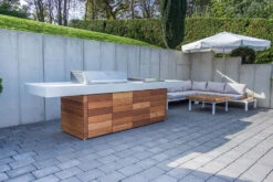 Grillfürst Outdoor Küche Mit Beton-Arbeitsplatte Und HPL-Unterschrank - Mit Edler Holzverkleidung (300 Cm X 80 Cm) - Mit Einbaugrill Und Planchagrill 9 Grillfürst Outdoor Küche Mit Beton-Arbeitsplatte Und HPL-Unterschrank - Mit Edler Holzverkleidung (300 Cm X 80 Cm) - Mit Einbaugrill Und Planchagrill -Grill Mit Freu Geschaft Grillfuerst Outdoor Kueche Beton Kuecheninsel Unterschraenke 5 1645801079