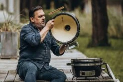 Monolith ICON Black Keramikgrill Tischgrill Inkl. Gestell -Grill Mit Freu Geschaft Monolith Keramikgrill Icon Deckel abnehmbar