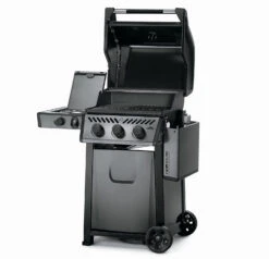 Napoleon Freestyle 365 Gasgrill, Graphit - Mit Seitenbrenner - Modell 2023 - X-DEAL Inkl. Drehspiess -Grill Mit Freu Geschaft Napoleon Freestyle 365 SB Seite abgeklappt