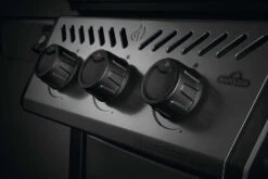 Napoleon Freestyle 365 Gasgrill, Graphit - Mit Seitenbrenner - Modell 2023 - X-DEAL Inkl. Drehspiess -Grill Mit Freu Geschaft Napoleon Freestyle Bedienknoepfe