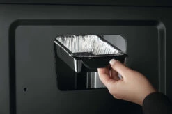 Napoleon Freestyle 365 Gasgrill, Graphit - Mit Seitenbrenner - Modell 2023 - X-DEAL Inkl. Drehspiess -Grill Mit Freu Geschaft Napoleon Freestyle Fettschale 1