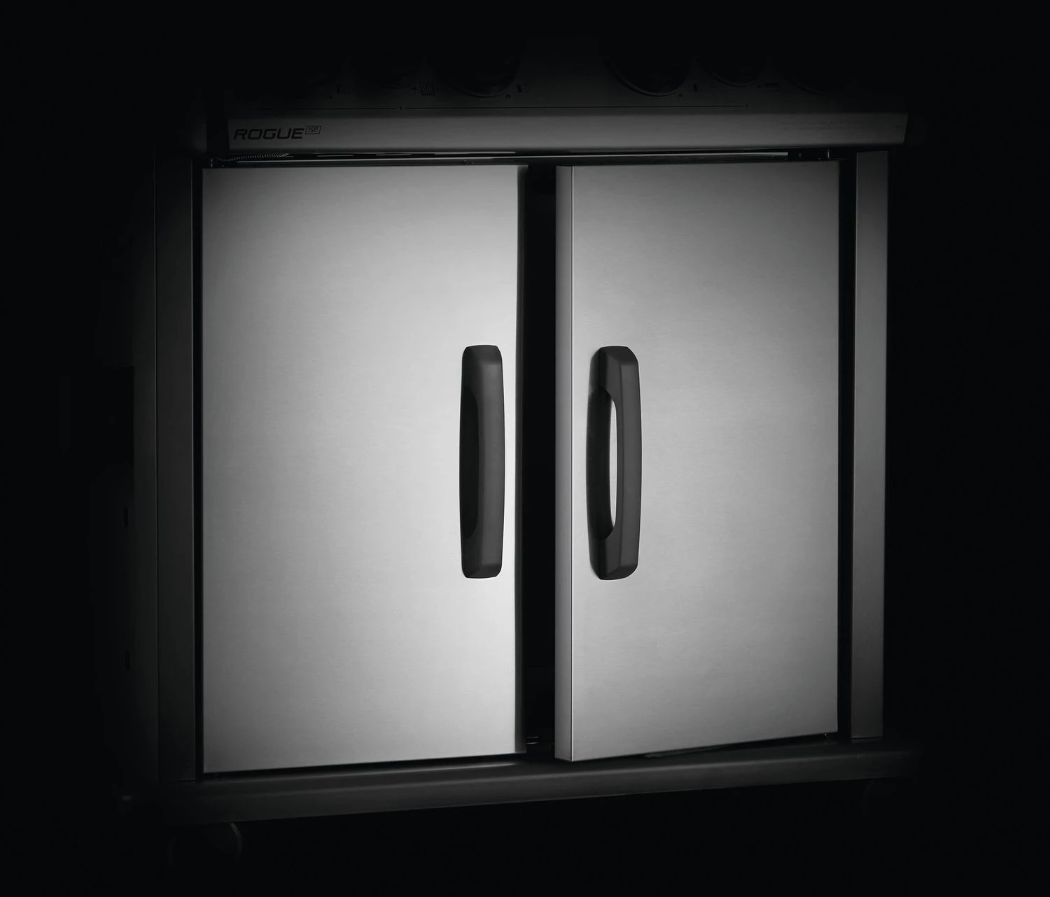 Napoleon Rogue SE 525 Edelstahl Gasgrill Mit Sizzle Zone Und Heckbrenner - Modell 2023 11 Napoleon Rogue SE 525 Edelstahl Gasgrill Mit Sizzle Zone Und Heckbrenner - Modell 2023 – Bild 11