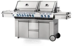 Napoleon Prestige Pro 825-3 Edelstahl Gasgrill Inkl. Drehspieß Und Bodenbeleuchtung + Gratis Napoleon Holzkohlegrill Kugelgrill Ø 57cm -Grill Mit Freu Geschaft Napoleon Prestige Pro 825 Gasgrill seitlich 1