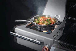 Napoleon Prestige Pro 825-3 Edelstahl Gasgrill Inkl. Drehspieß Und Bodenbeleuchtung + Gratis Napoleon Holzkohlegrill Kugelgrill Ø 57cm -Grill Mit Freu Geschaft Napoleon Prestige Pro 825 Seitenbrenner Wok 1