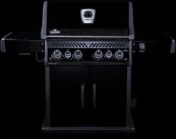 Napoleon Rogue SE 525 Gasgrill - All-black - Mit Sizzle Zone Und Heckbrenner - Grillfürst Edition - X-DEAL Inkl. Abdeckhaube, Gussplatte Und Drehspieß-Set - Modell 2022 -Grill Mit Freu Geschaft Napoleon Rogue SE All Black limited GF