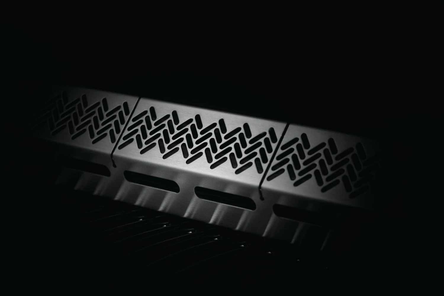 Napoleon Rogue SE 625 Edelstahl Gasgrill Mit Sizzle Zone Und Heckbrenner - SMART Deal Inkl. Grillfürst Grill Control - Modell 2023 12 Napoleon Rogue SE 625 Edelstahl Gasgrill Mit Sizzle Zone Und Heckbrenner - SMART Deal Inkl. Grillfürst Grill Control - Modell 2023 – Bild 12