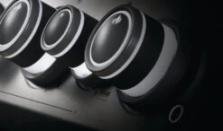 Napoleon Rogue SE 625 Gasgrill, Schwarz Mit Gussrosten, Sizzle Zone Und Heckbrenner - Modell 2023 -Grill Mit Freu Geschaft Napoleon Rogue SE Drehknoepfe beleuchtet