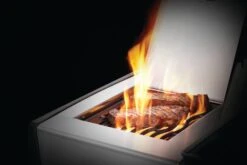 Napoleon Rogue XT 425 Edelstahl Gasgrill Mit Sizzle Zone - Modell 2023 -Grill Mit Freu Geschaft Napoleon Rogue XT Sizzle Zone Edelstahl mit Steaks