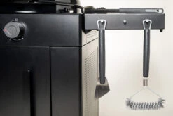 Outdoorchef Gas Kugelgrill Arosa 570 G Evo Black Style -Grill Mit Freu Geschaft Outdoorchef Arosa Gas Kugelgrill 570G EVO Black Style Seitenablage 1