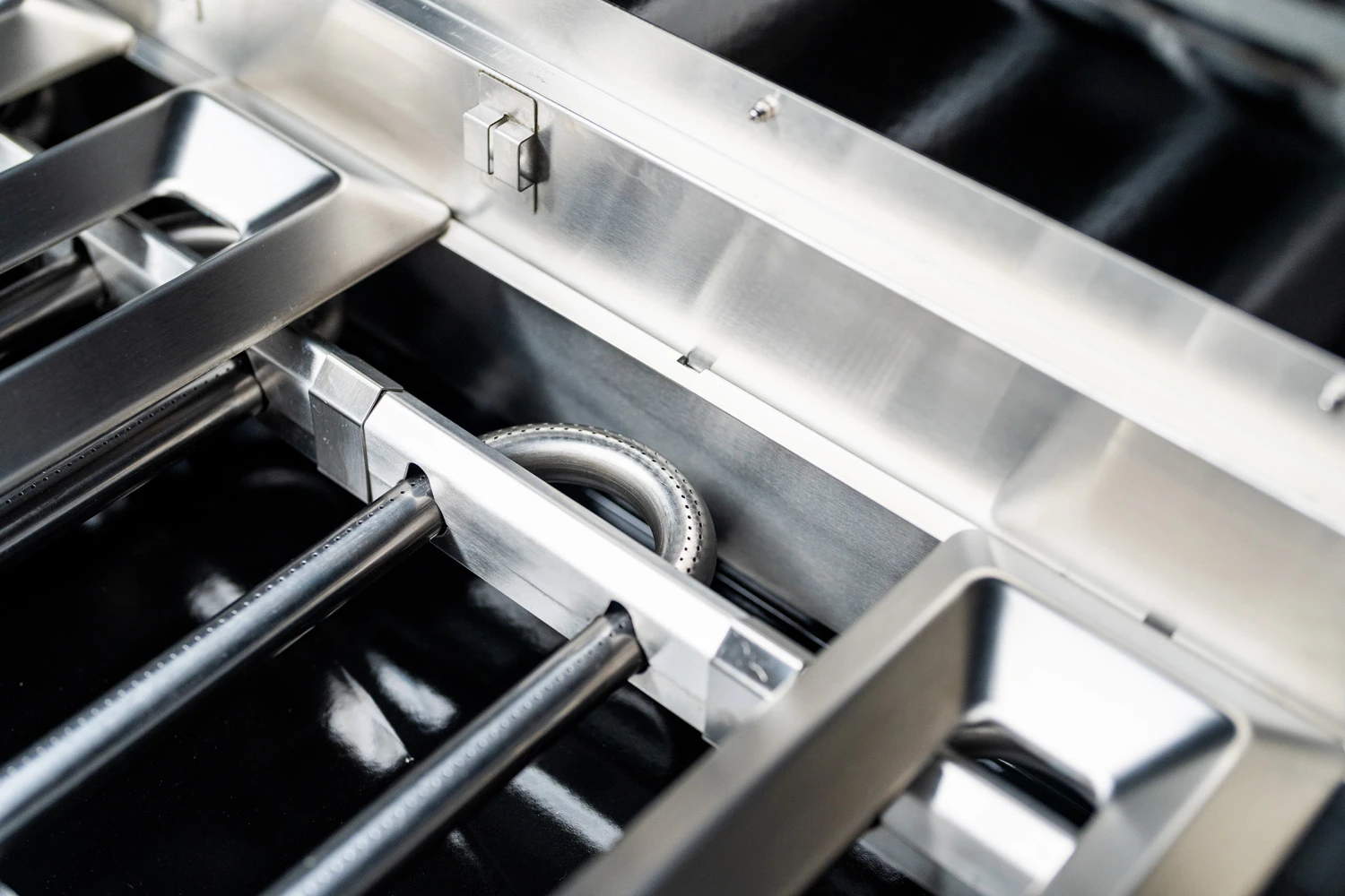 Outdoorchef Dualchef S 425 G Edelstahl Gasgrill Mit Seitenkocher + Blazing Zone Infrarotbrenner + DGS Gusseisen Grillrost 2 Stk. + DGS Gemüse Grillrost 2 Stk. 20 Outdoorchef Dualchef S 425 G Edelstahl Gasgrill Mit Seitenkocher + Blazing Zone Infrarotbrenner + DGS Gusseisen Grillrost 2 Stk. + DGS Gemüse Grillrost 2 Stk. – Bild 20