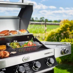 Rösle Gasgrill Videro G4-S VARIO+ Schwarz - Modell 2023 - X-DEAL Inkl. Abdeckhaube, Grillplatte Und Drehspieß -Grill Mit Freu Geschaft Roesle Gasgrill Videro G4 S Mood Grillflaeche 2