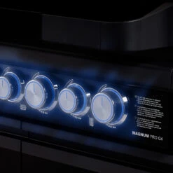 Rösle Gasgrill Magnum PRO G4-S - X-DEAL Inkl. Abdeckhaube, Gusseisen Grillplatte Und Drehspieß - Modell 2023 -Grill Mit Freu Geschaft Roesle Magnum Pro G4 S Drehregler beleuchtet 1