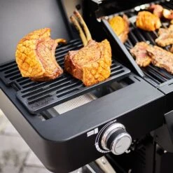 Rösle Gasgrill BBQ-Station Videro G4-S Vario+ Nero Schwarz - Modell 2023 - X-DEAL Inkl. Abdeckhaube 26 Rösle Gasgrill BBQ-Station Videro G4-S Vario+ Nero Schwarz - Modell 2023 - X-DEAL Inkl. Abdeckhaube -Grill Mit Freu Geschaft Roesle Videro G4 S Vario NERO Primezone Gussrost