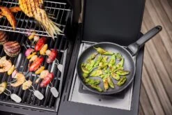 Rösle Gasgrill Videro Pro G6-S Vario+ Mattschwarz - Modell 2023 -Grill Mit Freu Geschaft Roesle Videro Pro Gasgrill Detail Seitenkocher