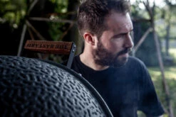 The Bastard Keramikgrill Urban XL - Complete - Schwarz Matt - Modell 2023 -Grill Mit Freu Geschaft The Bastard Kamadogrill Urban XL Deckelgriff