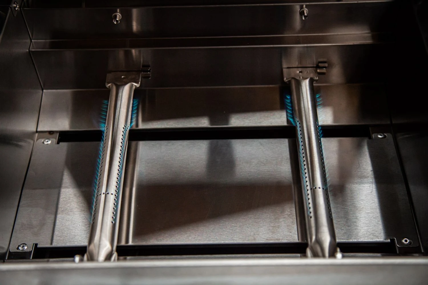 Grillfürst G201E 2-Brenner Gasgrill Portabel V2 - Campinggrill / Balkongrill 50mbar 5 Grillfürst G201E 2-Brenner Gasgrill Portabel V2 - Campinggrill / Balkongrill 50mbar – Bild 5