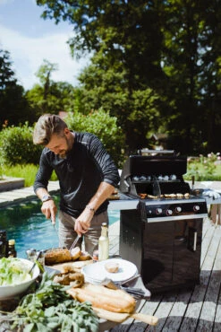 Outdoorchef Dualchef 325 G Gasgrill Mit Seitenkocher -Grill Mit Freu Geschaft outdoorchef dualchef 325 g garten 18 700 02