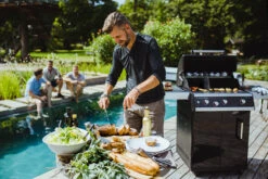 Outdoorchef Dualchef 325 G Gasgrill Mit Seitenkocher -Grill Mit Freu Geschaft outdoorchef dualchef 325 g grillparty 18 700 0